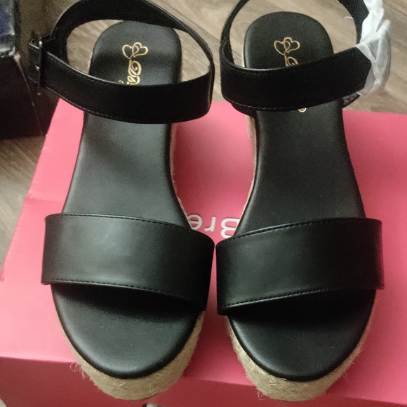 Platform sandals - Picture 1 of 3